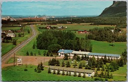 Postcard Fort William Ontario c1972 Valley View Motel Lakehead Hwy 61