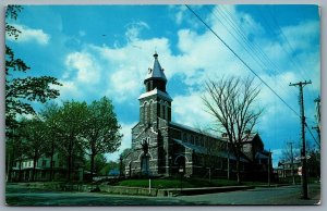 Poistcard St Gabriel de Brandon Quebec c1960s L’Eglise Paroissiale Parish Church