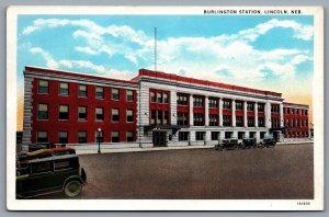 Postcard Lincoln NE c1931 Burlington Station Railroad Depot Old Cars