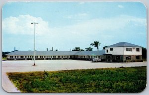 Postcard Oakville Ontario c1950s Queen Elizabeth Motel Coffee Shoppe Old Car