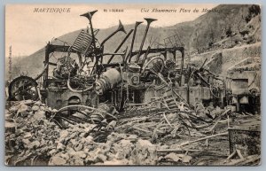 Postcard Martinique Saint Pierre c1905 Une Rhumerie Place du Mouillage Unused