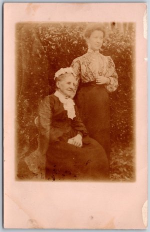 Postcard RPPC c1909 Christmas Photo of Mrs Dicker and Daughter Ellie