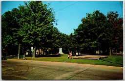 Postcard Orangeville Ontario c1960s Cenotaph in Alexander Park Dufferin County