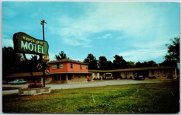 Postcard Smith Falls Ontario c1970s Maple Leaf Motel Highway 15 Lanark County