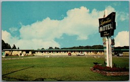 Postcard Sault Ste. Marie Ontario Laurentian Motel Highway 17