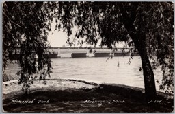 Postcard RPPC c1946 Muskegon Michigan Memorial Park Causeway Bridge