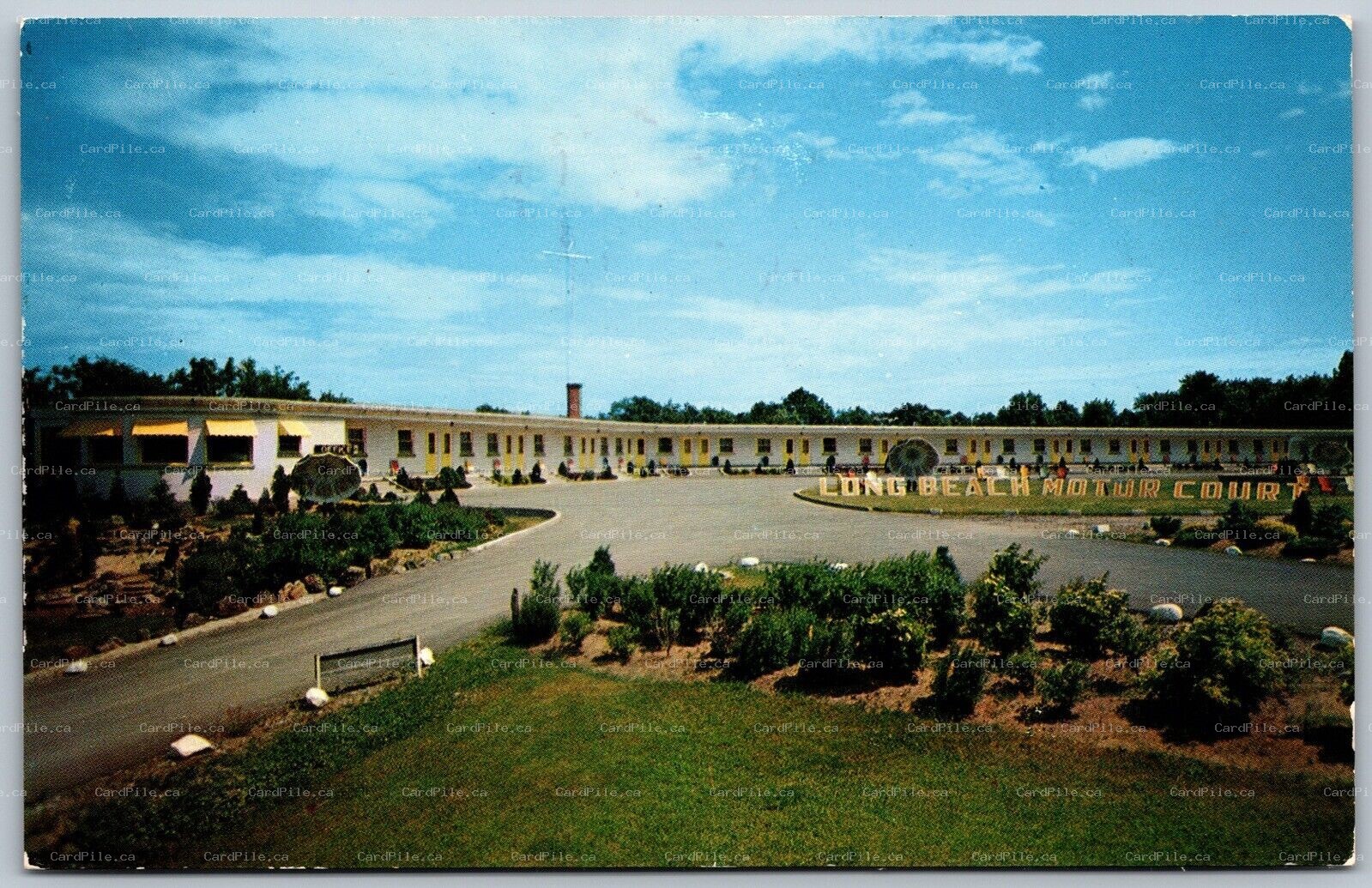 Postcard Brockville ONT c1970s Long Beach Motor Court Owners Roy & Grace Jones