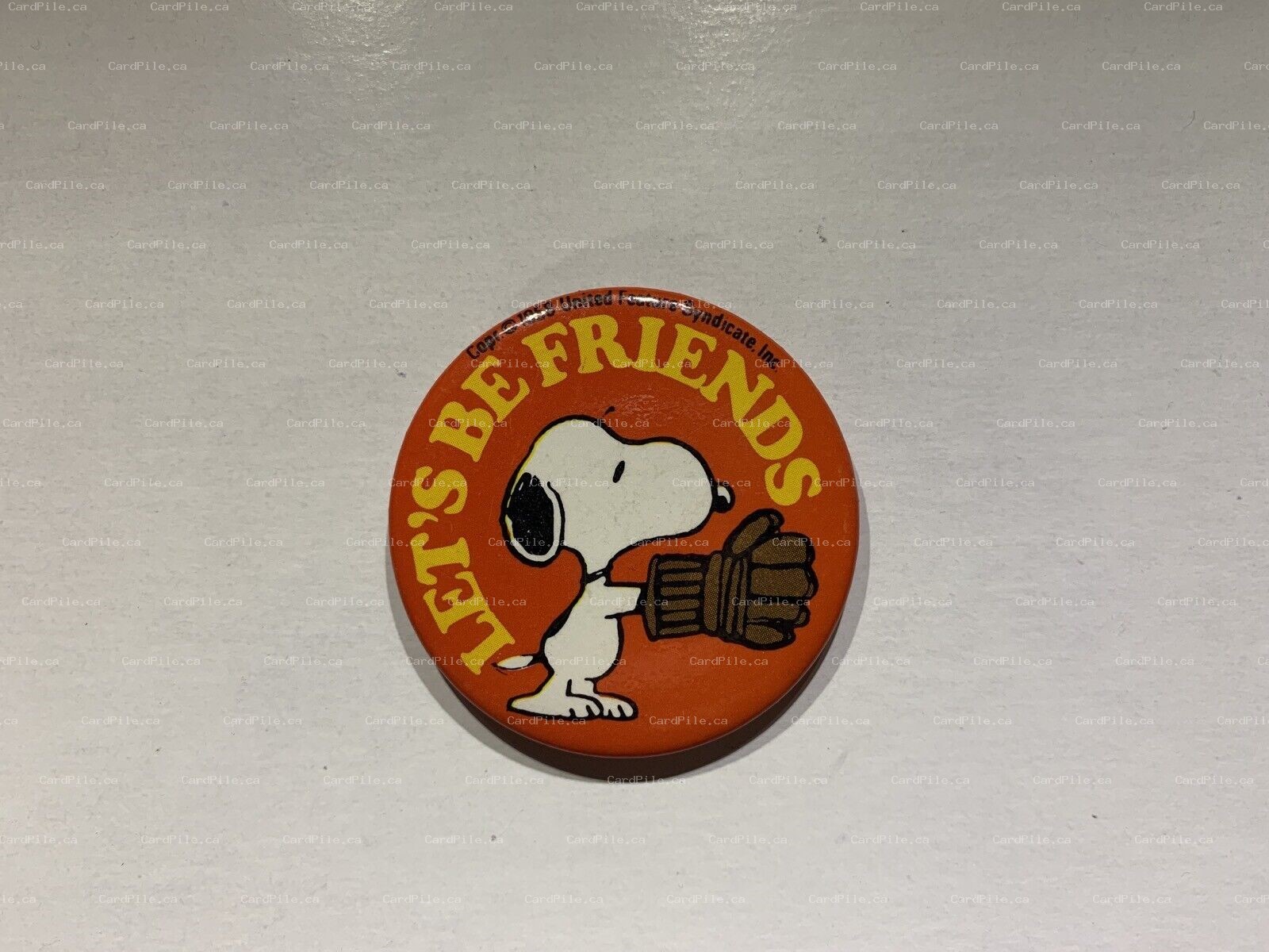 VINTAGE 1958 Peanuts Comic Snoopy Lets Be Friends Baseball Glove Pinback Button