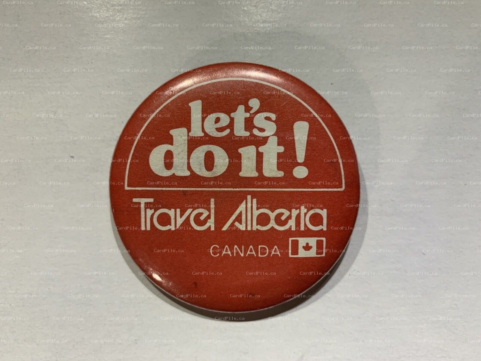 VINTAGE 1970s Travel Alberta Canada Lets do it! Pinback Button