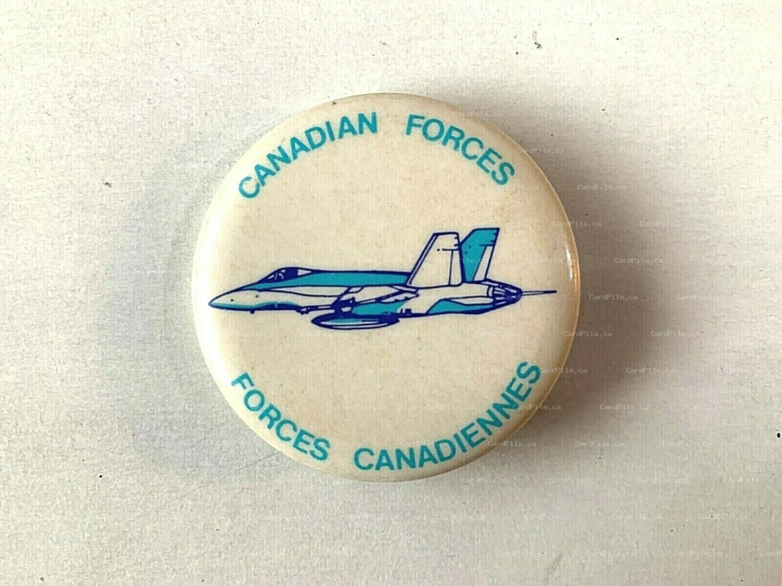 VINTAGE Canadian Forces - Forces Canadiennes - Pinback Button
