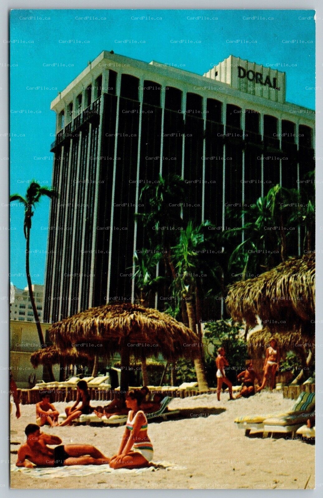 Postcard Miami Florida c1950s Doral Hotel On The Ocean Tahitian Beach Bathers 