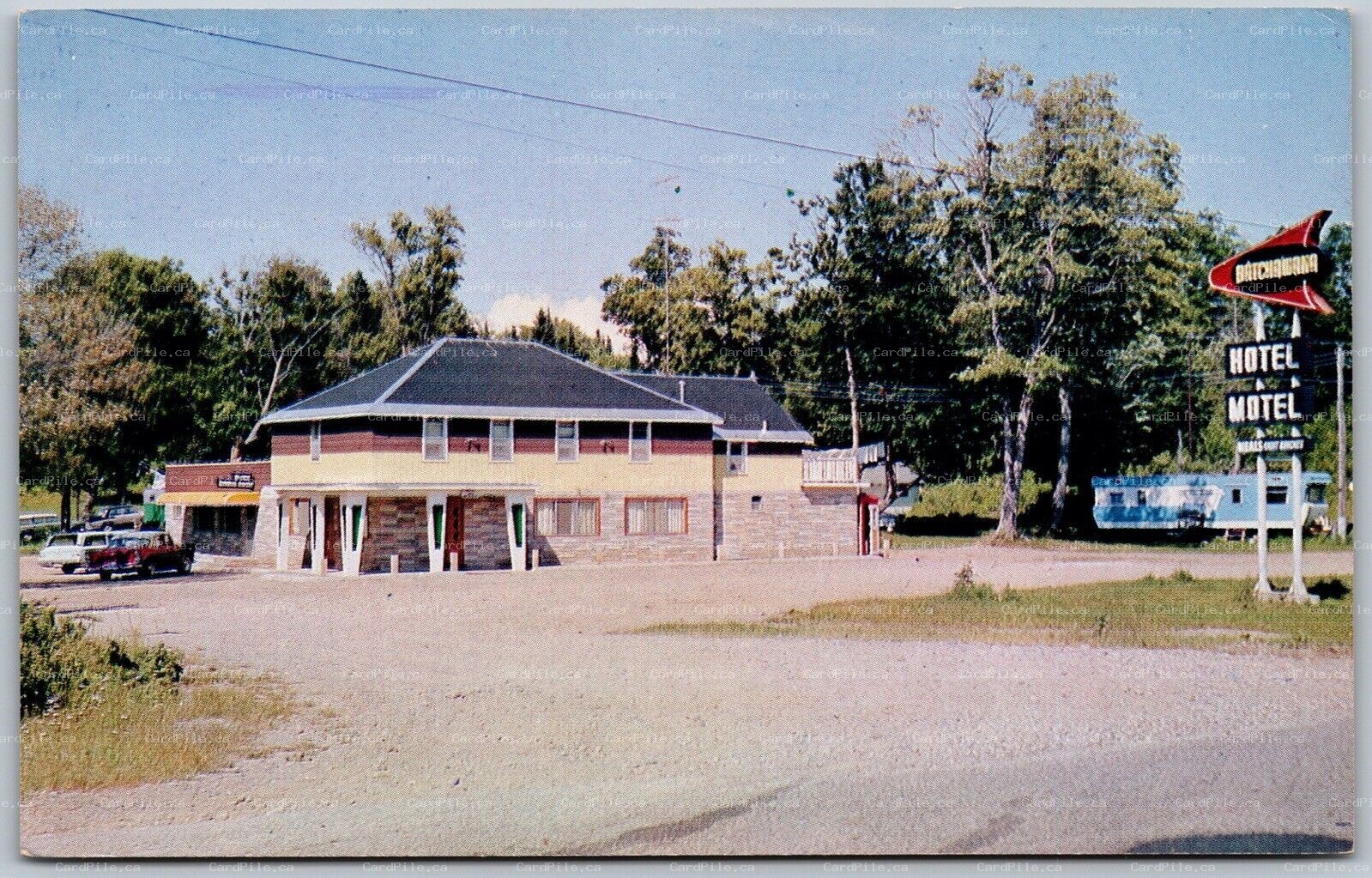Postcard Batchawana Ontario c1960s Hotel Motel Roadside Old Cars Camper Hwy 17