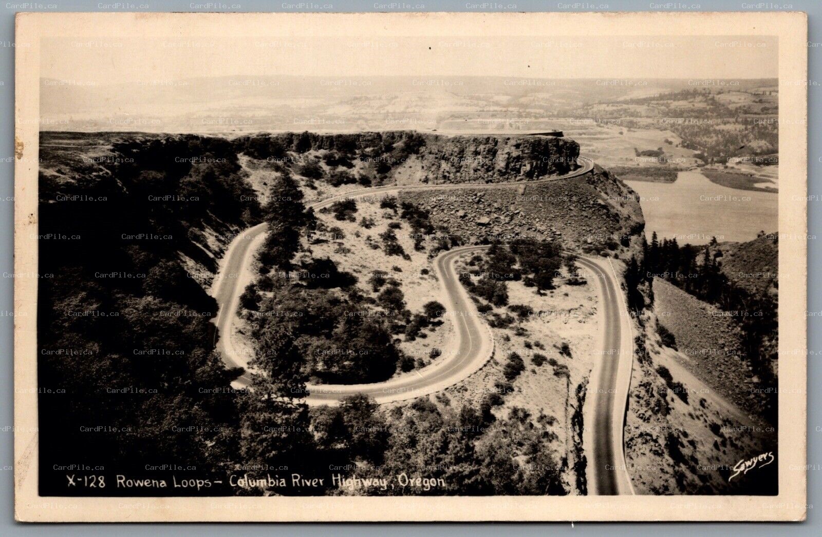 Postcard RPPC c1940s Rowena OR Rowena Loops Columbia River Highway Birds Eye