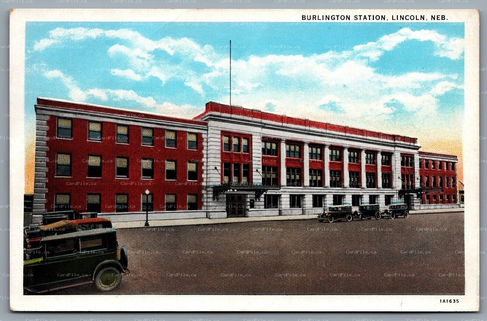 Postcard Lincoln NE c1931 Burlington Station Railroad Depot Old Cars