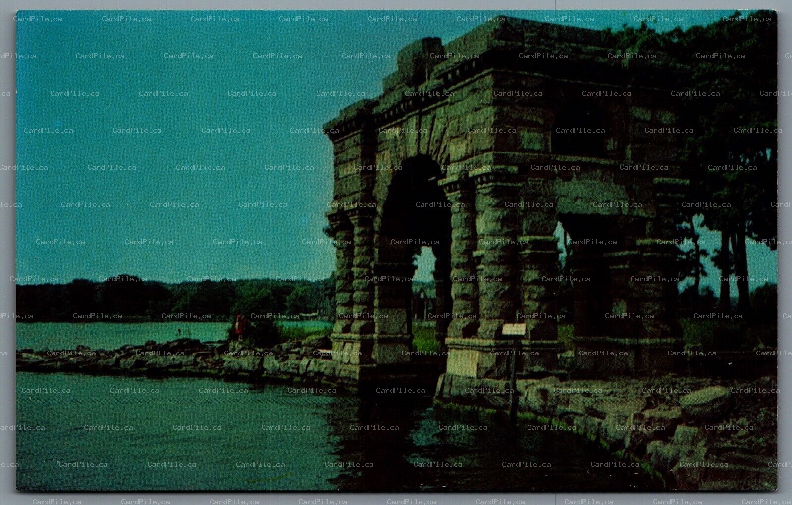 Postcard 1000 Islands NY c1960s Bolt Castle Arch of Honor Heart Island