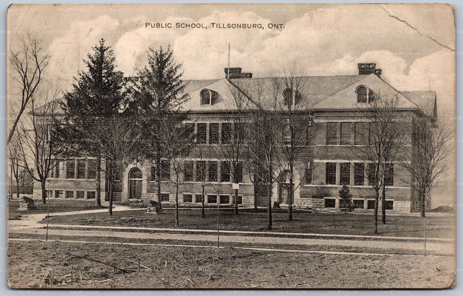 Postcard Tillsonburg Ontario c1914 Public School now Oxford Estates 