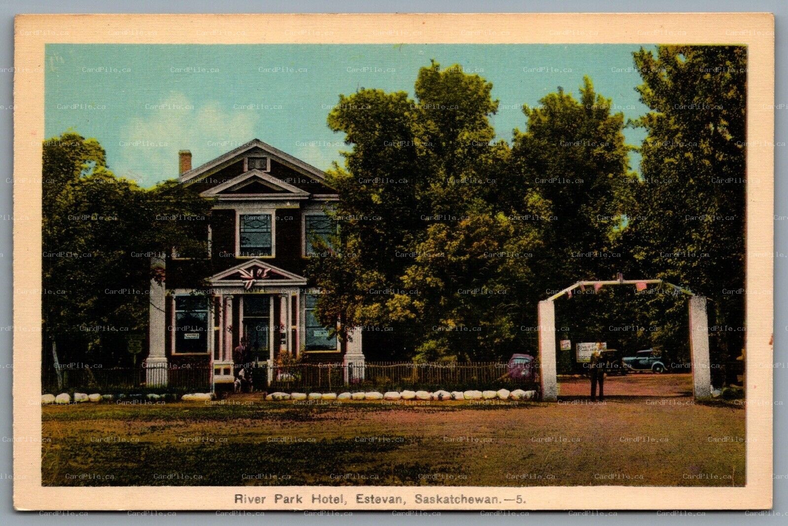 Postcard Estevan SK c1940s River Park Hotel Old Cars Defunct Saskatchewan