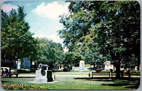 Postcard Galt Ontario c1955 Queen's Square Cannon War Memorial Sevastapol
