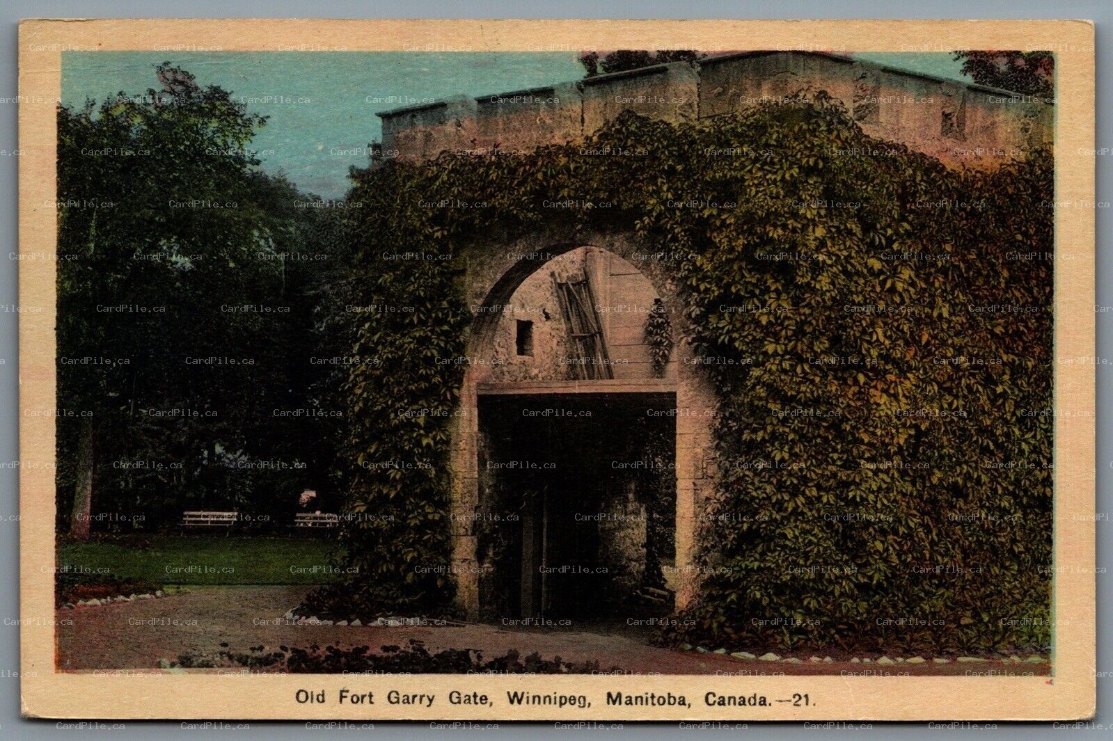 Postcard Winnipeg Manitoba c1946 Old Fort Garry Gate