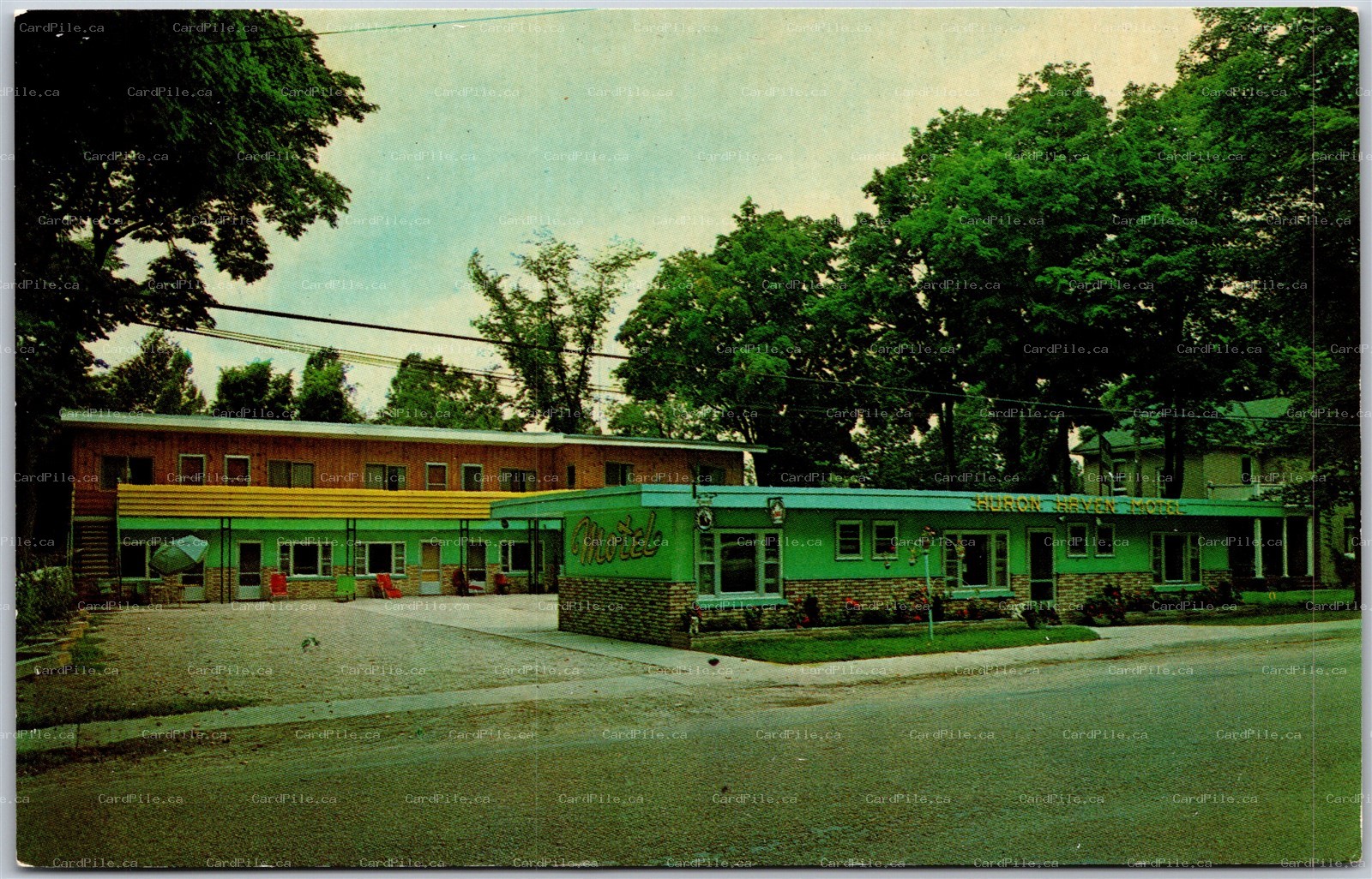 Postcard Southampton Ontario Huron Haven Motel Hosts Clarence & Mildred Dawson