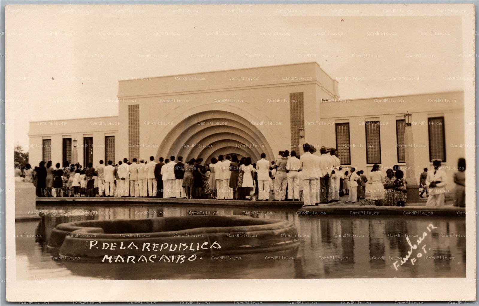 Postcard RPPC c1940s Maracaibo Venezuela Plaza de la República
